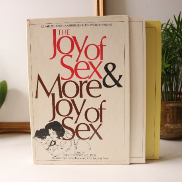1970s Sex Book BOX SET - 2 Books - 1972 The Joy of Sex, 1974 More Joy of Sex - Picture 2 of 8